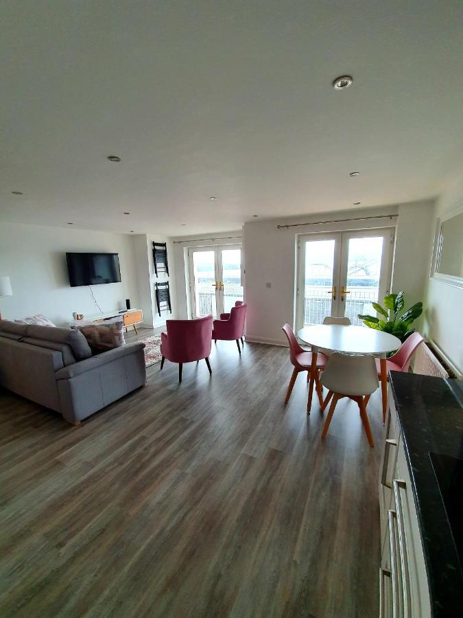 Appartamento In The Heart Of Portrush - Beautiful Views Esterno foto